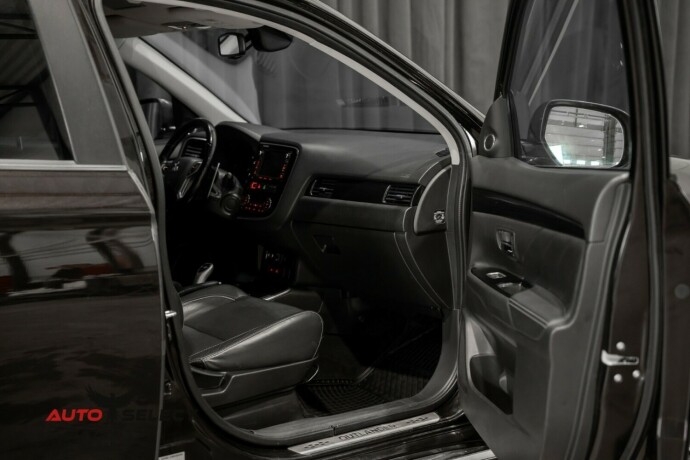 mitsubishi-outlander-elektrisitetbensin-2016-big-16