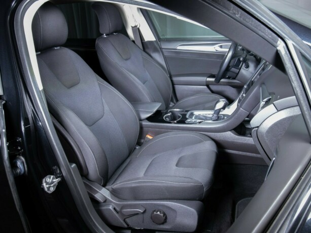 ford-mondeo-bensin-2015-big-18