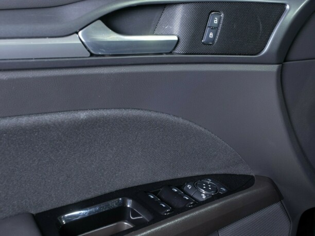 ford-mondeo-bensin-2015-big-37