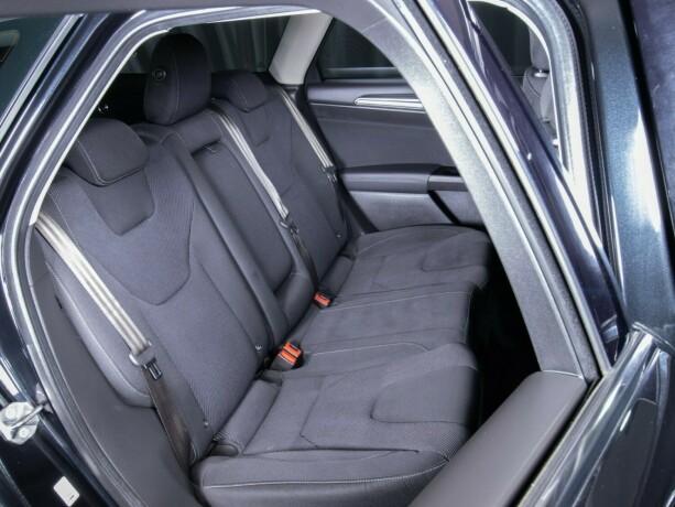 ford-mondeo-bensin-2015-big-17