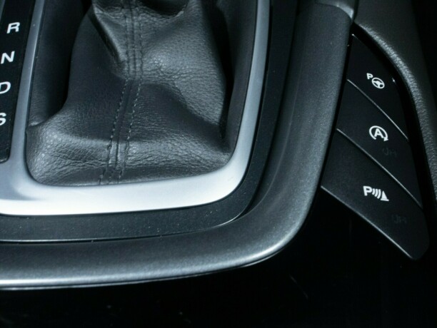 ford-mondeo-bensin-2015-big-39