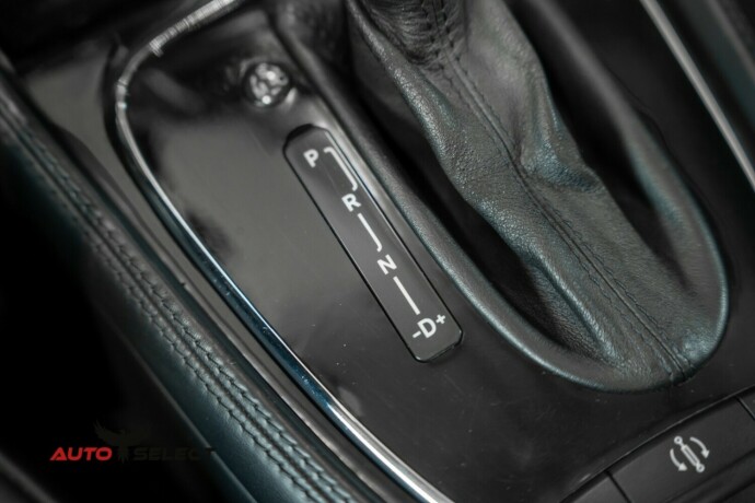 mercedes-benz-cls-bensin-2005-big-40