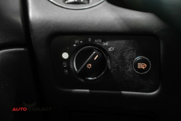 mercedes-benz-cls-bensin-2005-big-32