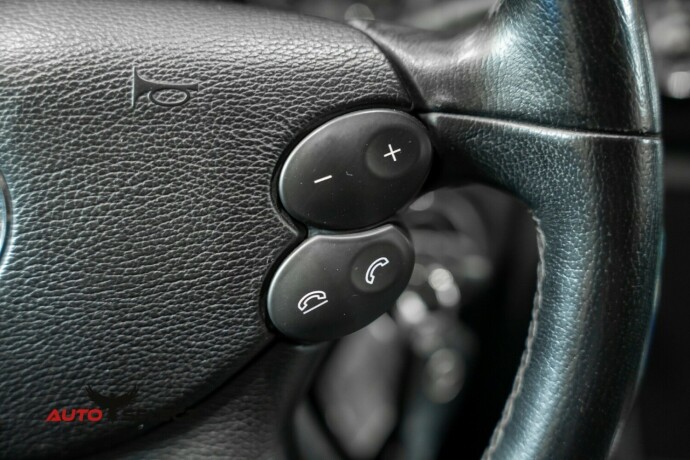 mercedes-benz-cls-bensin-2005-big-36