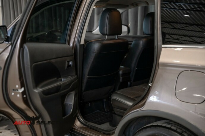 mitsubishi-outlander-diesel-2016-big-16