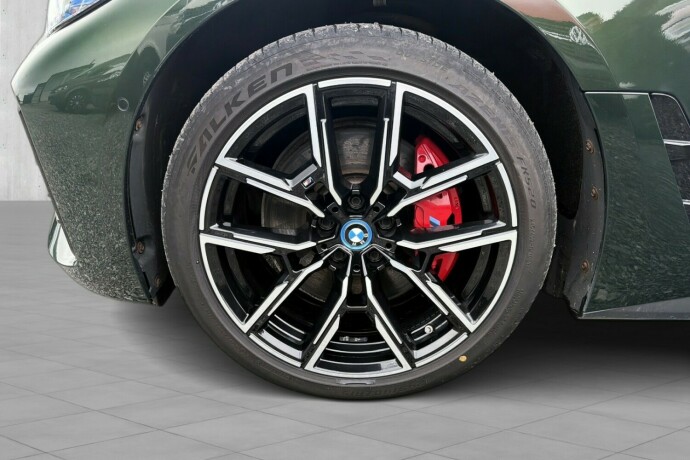 bmw-i4-elektrisitet-2023-big-18