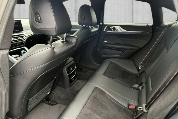 bmw-i4-elektrisitet-2023-big-15
