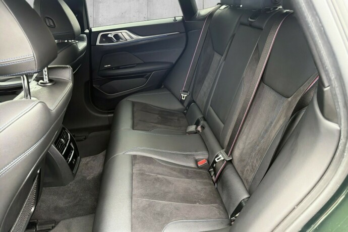 bmw-i4-elektrisitet-2023-big-16