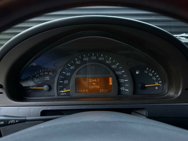 mercedes-benz-gel228ndewagen-bensin-2004-big-13