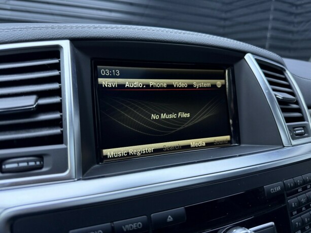 mercedes-benz-gl-bensin-2013-big-19
