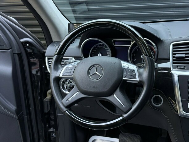 mercedes-benz-gl-bensin-2013-big-11