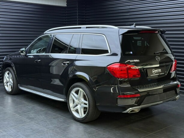 mercedes-benz-gl-bensin-2013-big-1