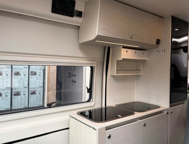 tourne-black-edition-topputgave-vinterisolert-el-varme-i-gulv-stor-varmer-solcelle-lithium-x2-diesel-2019-big-28