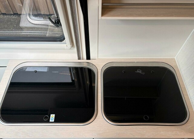 tourne-black-edition-topputgave-vinterisolert-el-varme-i-gulv-stor-varmer-solcelle-lithium-x2-diesel-2019-big-30