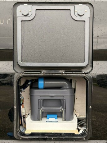 tourne-black-edition-topputgave-vinterisolert-el-varme-i-gulv-stor-varmer-solcelle-lithium-x2-diesel-2019-big-8