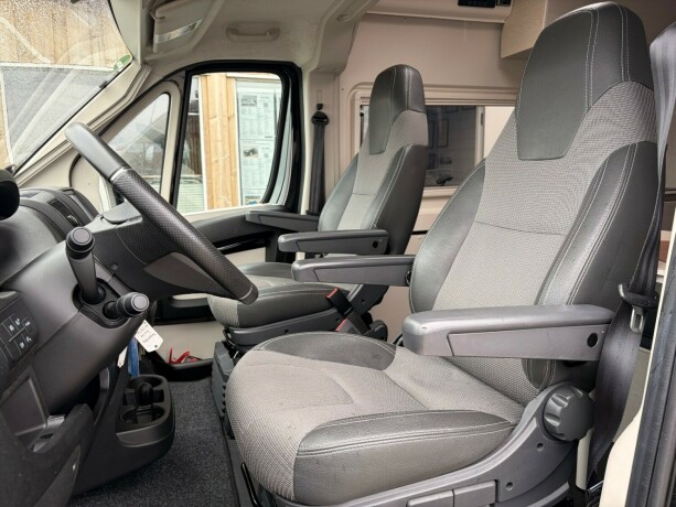 tourne-black-edition-topputgave-vinterisolert-el-varme-i-gulv-stor-varmer-solcelle-lithium-x2-diesel-2019-big-10