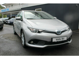 Toyota | Auris | Elektrisitet+bensin | 2017