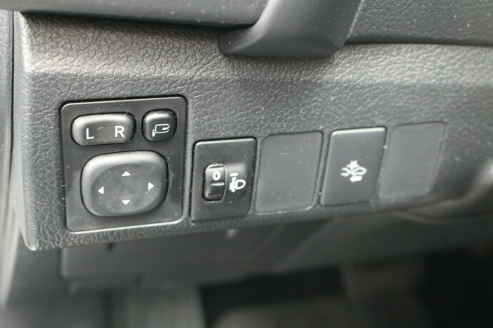 toyota-auris-elektrisitetbensin-2017-big-10