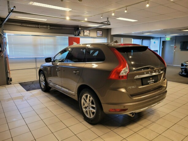 volvo-xc-60-diesel-2017-big-6
