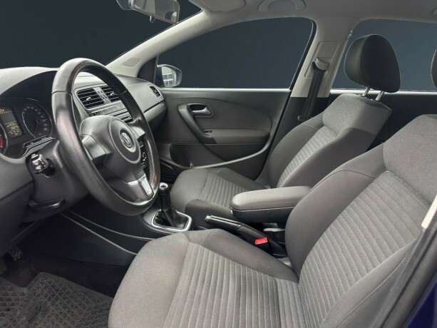 volkswagen-polo-bensin-2013-big-9