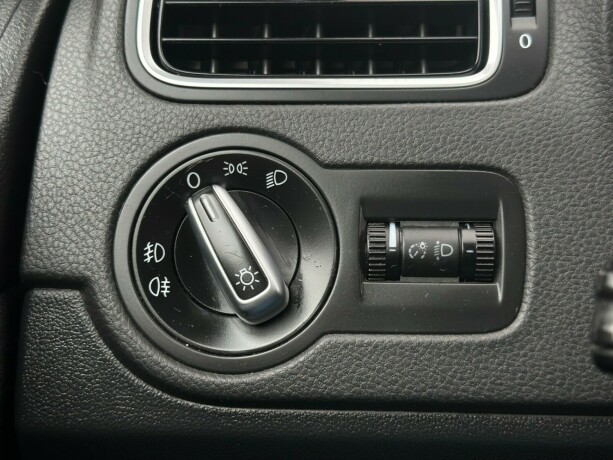volkswagen-polo-bensin-2013-big-21