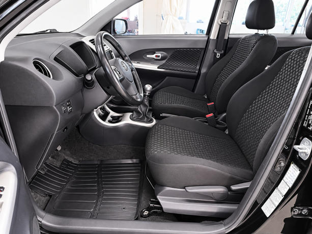 toyota-urban-cruiser-diesel-2010-big-19