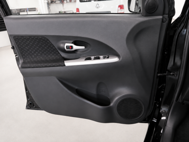 toyota-urban-cruiser-diesel-2010-big-20