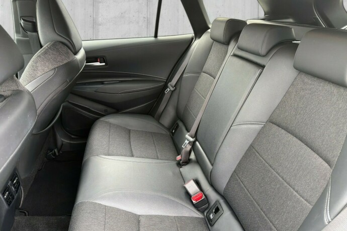 toyota-corolla-elektrisitetbensin-2021-big-16