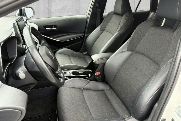 toyota-corolla-elektrisitetbensin-2021-big-7