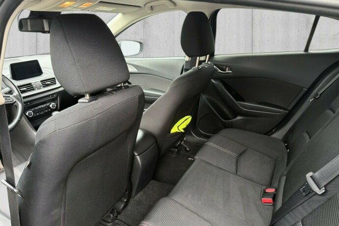 mazda-3-diesel-2017-big-17