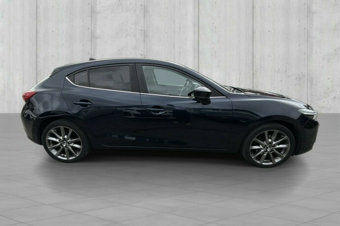 mazda-3-diesel-2017-big-6