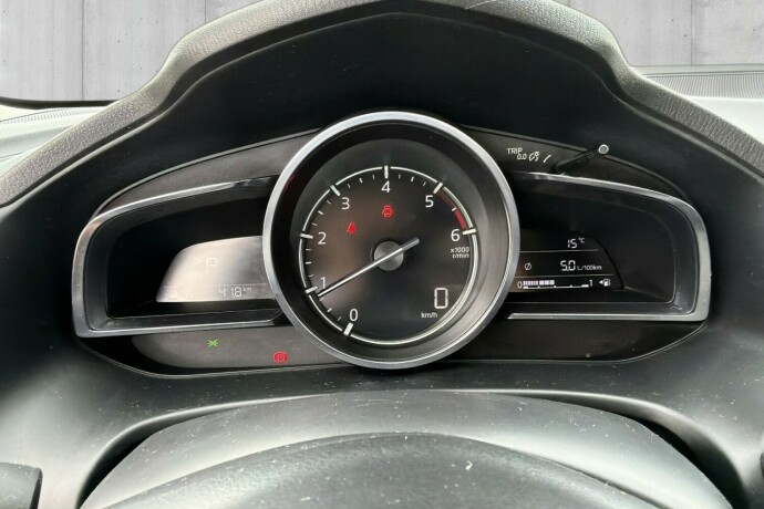 mazda-3-diesel-2017-big-11