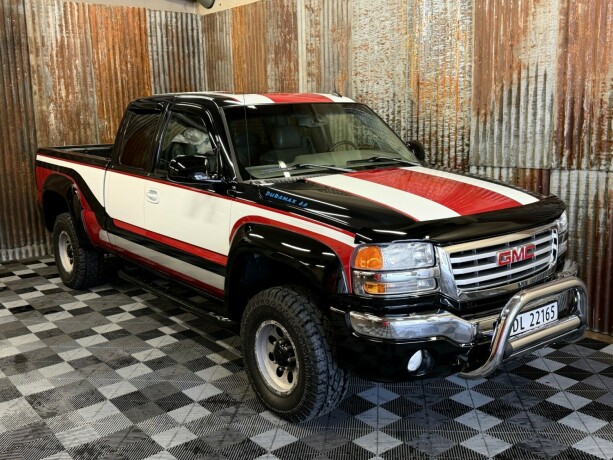 gmc-sierra-diesel-2005-big-1
