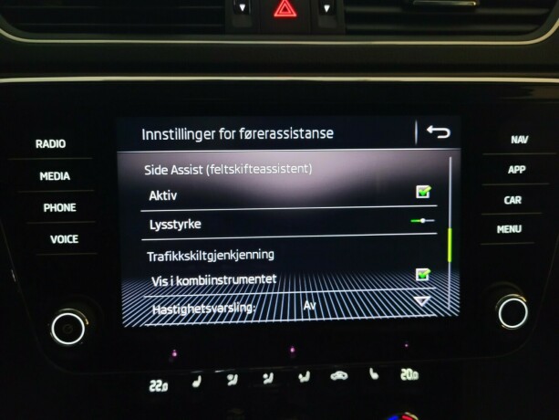skoda-superb-diesel-2020-big-38