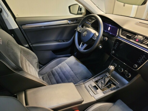 skoda-superb-diesel-2020-big-15