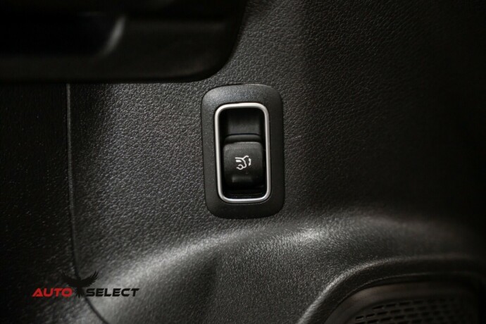mercedes-benz-glb-diesel-2021-big-31