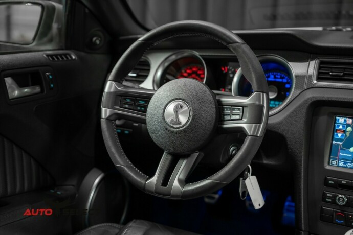 ford-mustang-bensin-2011-big-27