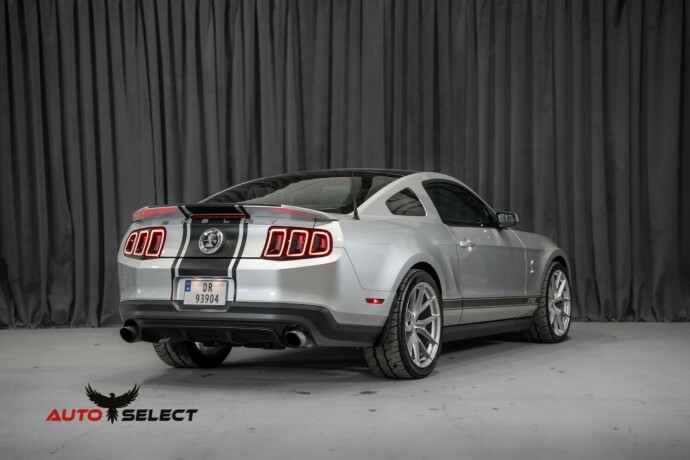 ford-mustang-bensin-2011-big-15