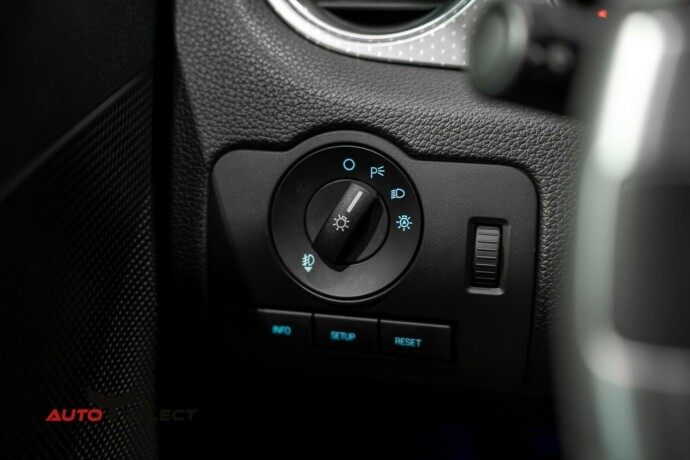 ford-mustang-bensin-2011-big-29
