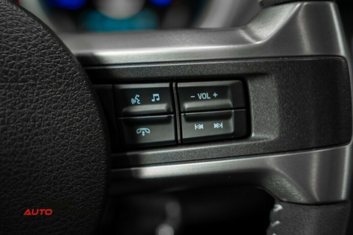 ford-mustang-bensin-2011-big-33