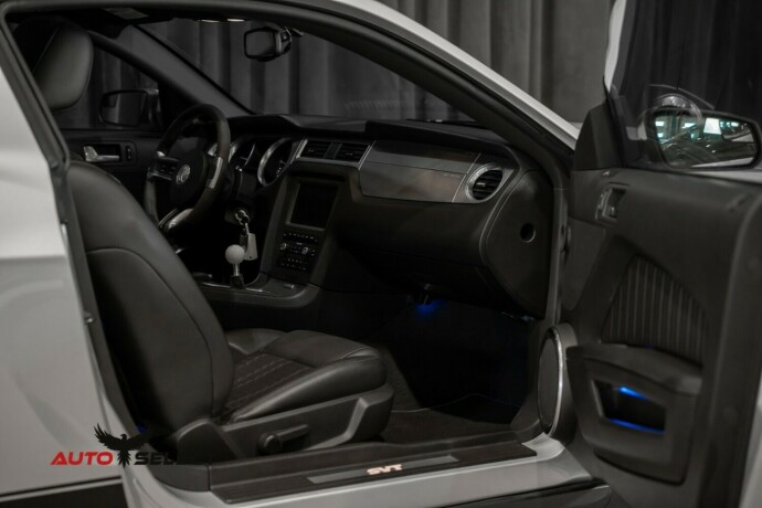 ford-mustang-bensin-2011-big-17