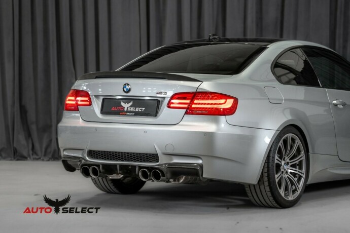 bmw-m3-bensin-2010-big-14
