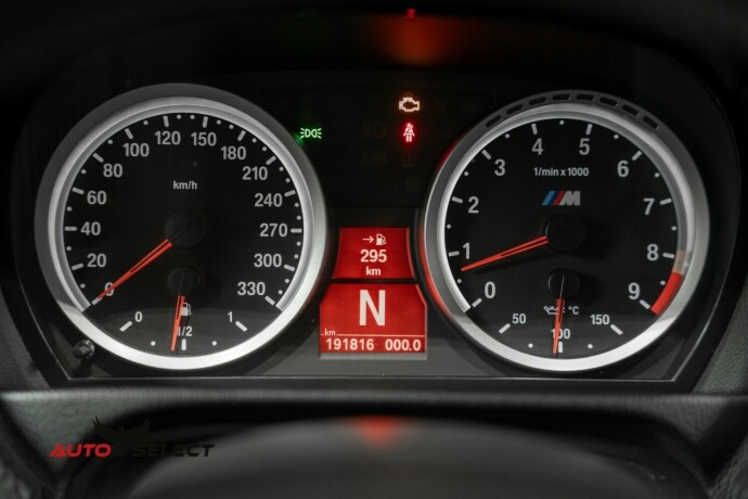 bmw-m3-bensin-2010-big-33