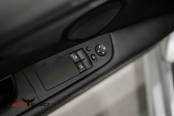 bmw-m3-bensin-2010-big-23