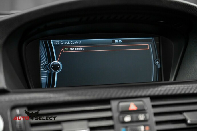 bmw-m3-bensin-2010-big-47