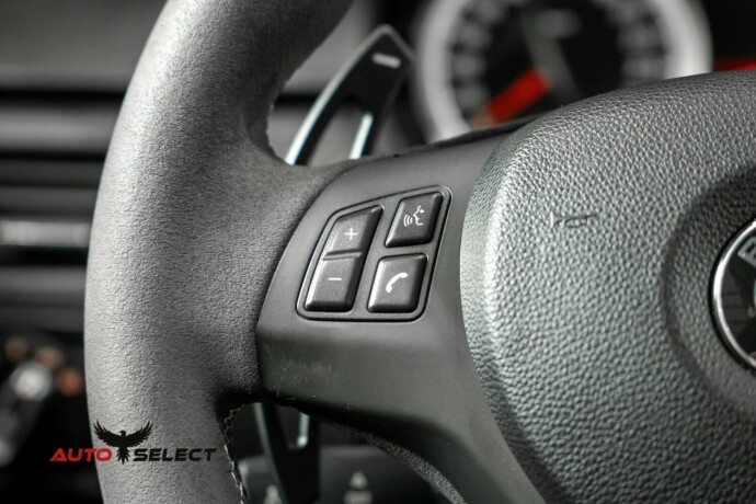 bmw-m3-bensin-2010-big-32