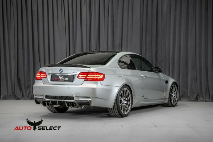 bmw-m3-bensin-2010-big-15