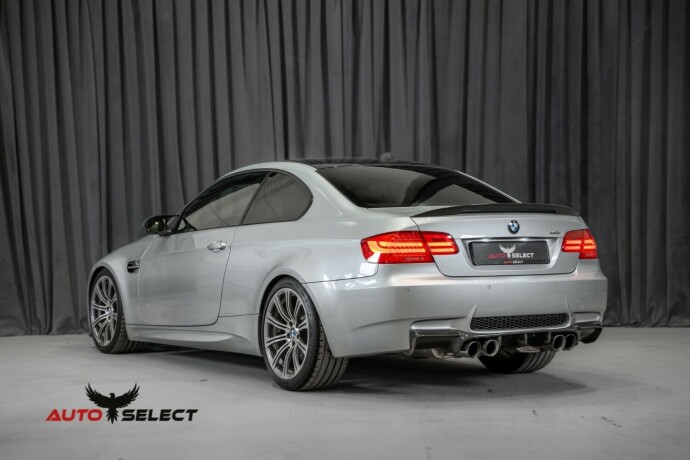 bmw-m3-bensin-2010-big-8
