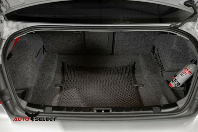 bmw-m3-bensin-2010-big-10