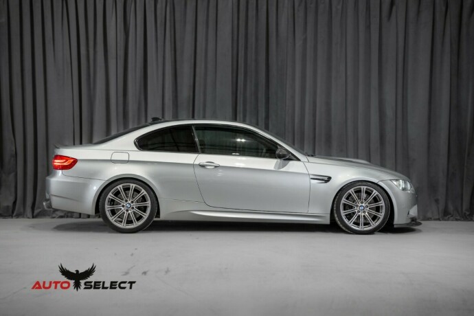 bmw-m3-bensin-2010-big-16